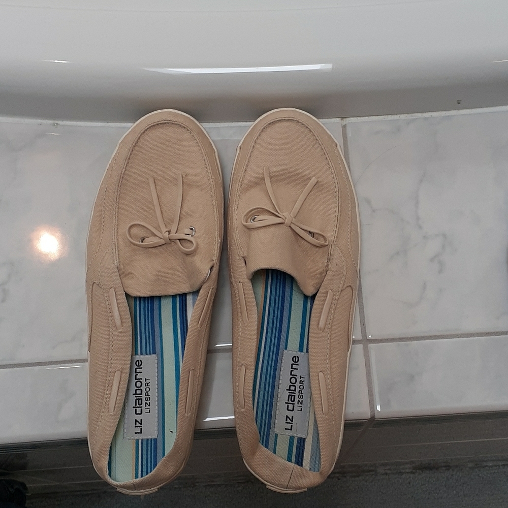 Liz Claiborne Tan Shoes
